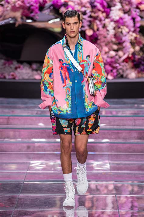 versace menswear ss fashion show|versace fashion show.